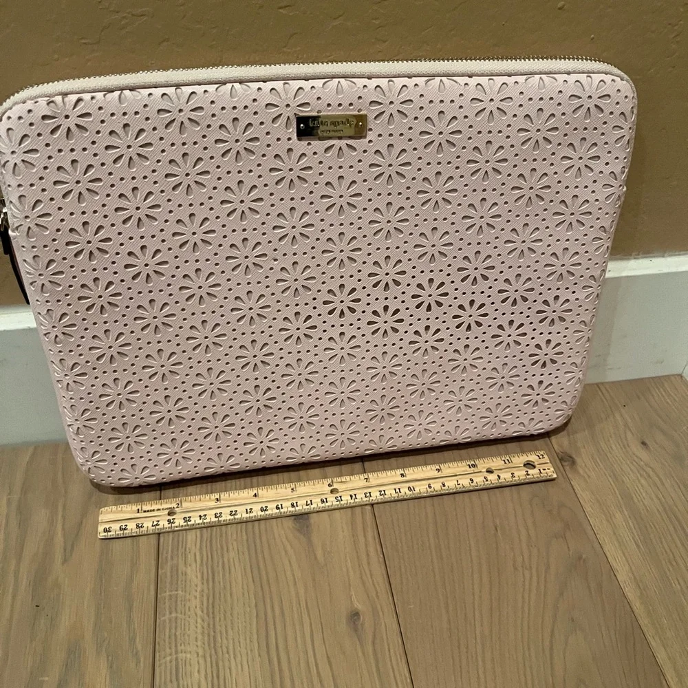 kate spade this chic